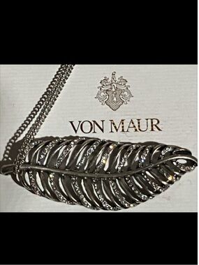 New Von Maur Silver Feather Pendant Necklace